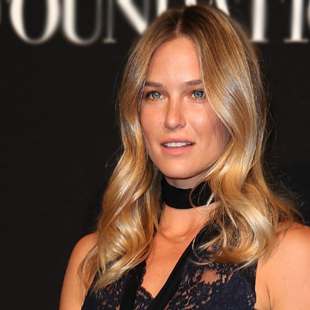 ¡Increíble! El vientre plano de Bar Refaeli 6 semanas después de dar a luz