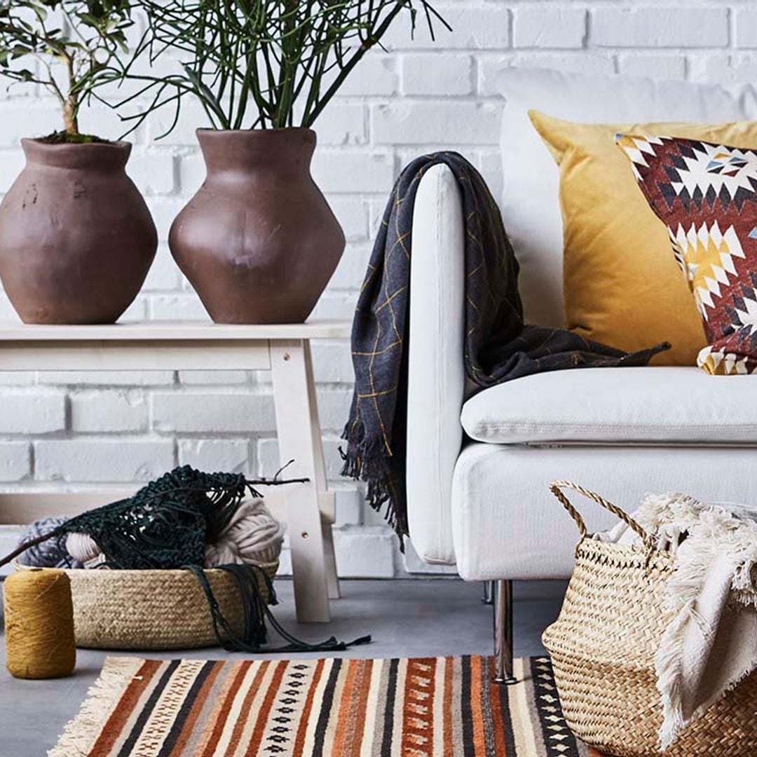 Cojines, alfombras, pufs y otros textiles en clave 'boho'. ¡Son tendencia!