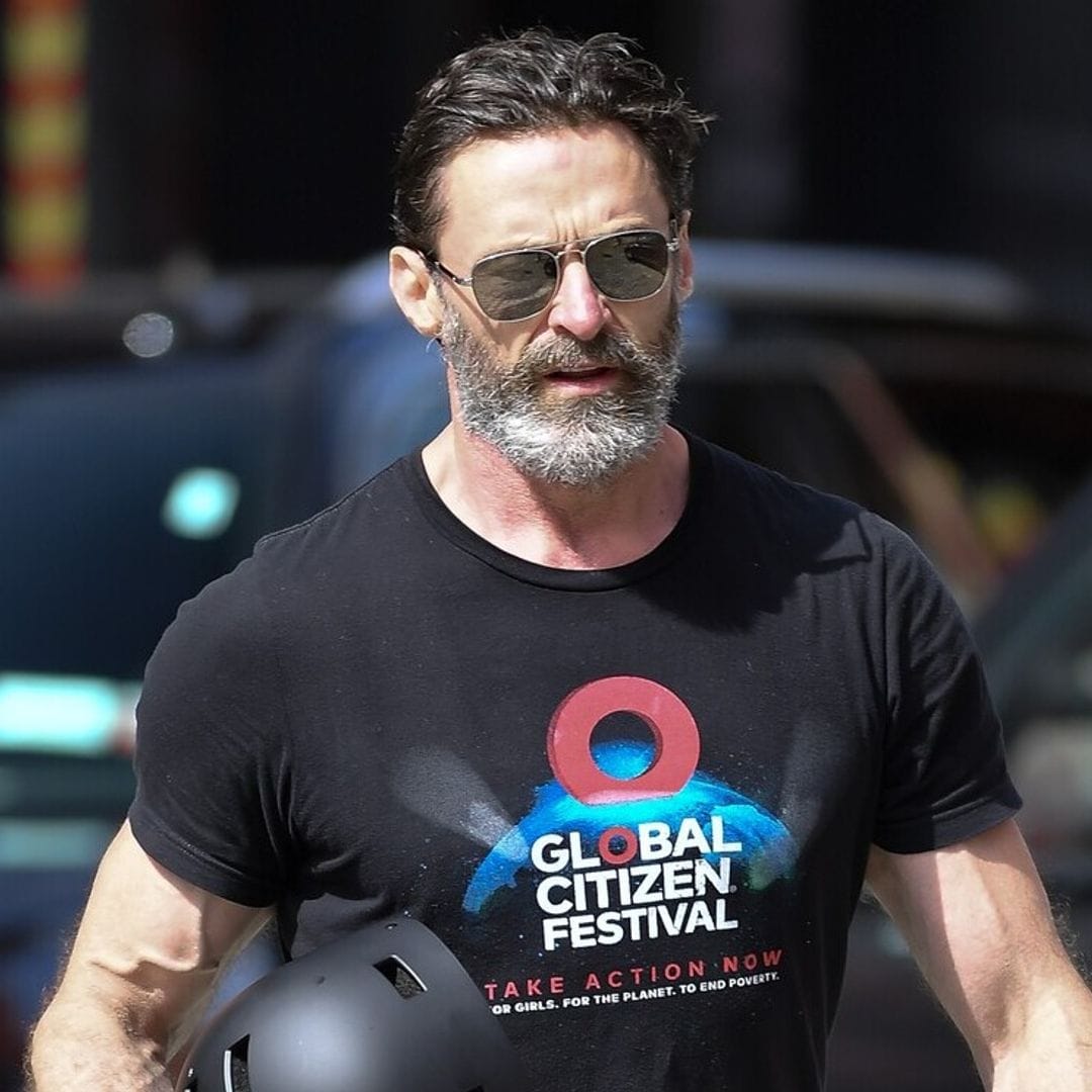 Hugh Jackman reaparece sin su anillo de casado y cuenta cómo se encuentra tras anunciar su separación