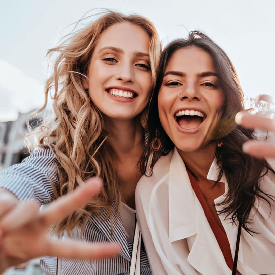 ¿Puede una sonrisa bien cuidada hacer que parezcamos más jóvenes?