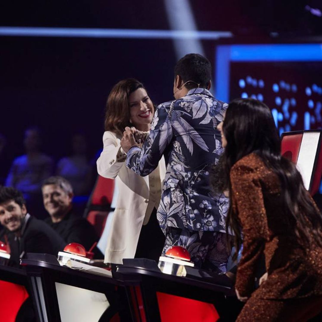 Última noche de batallas en 'La Voz', Laura Pausini cierra equipo y se despide de Carlos Rivera