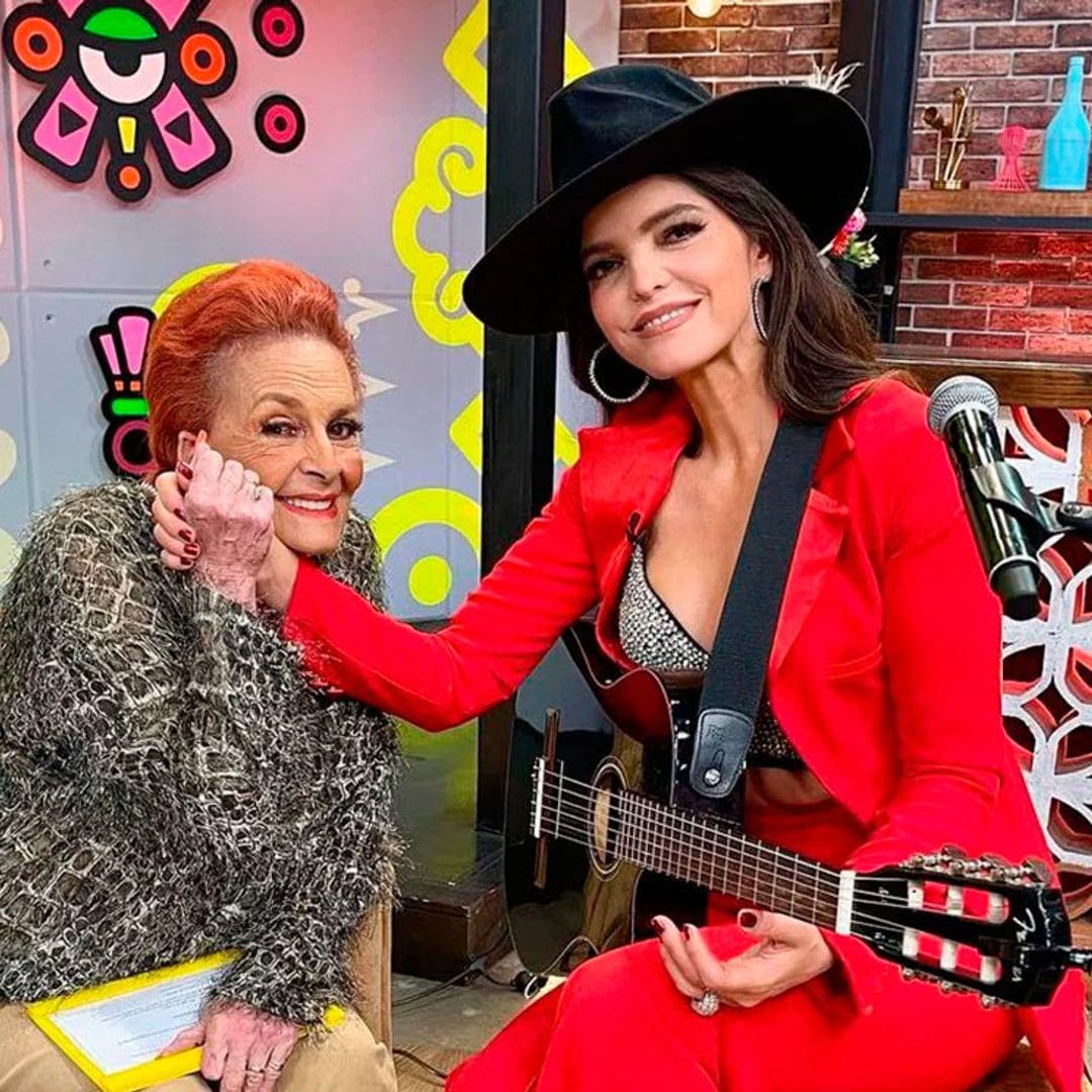 Conmovida hasta las lágrimas, Ana Bárbara recuerda su relación con Talina Fernández