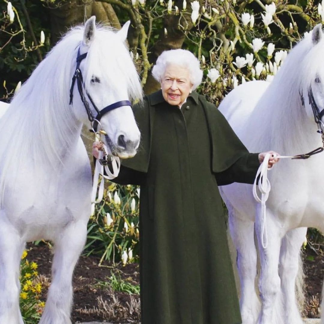 El fotógrafo de Isabel II comparte los secretos detrás de cámara del retrato del 96 cumpleaños de la Reina