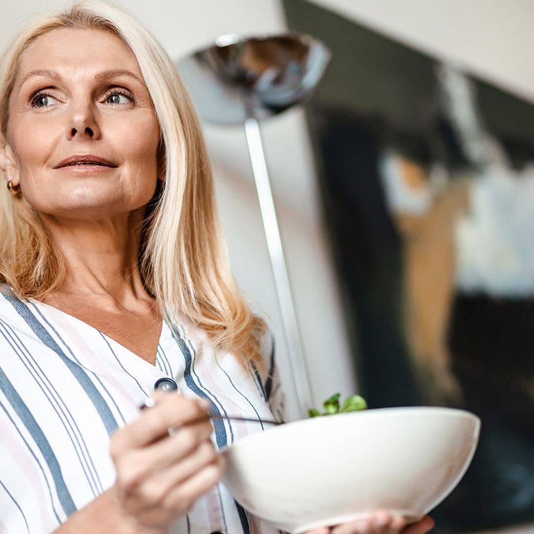 ¿La menopausia engorda? Una experta nos cuenta cómo afrontar nuestra nutrición en esta etapa