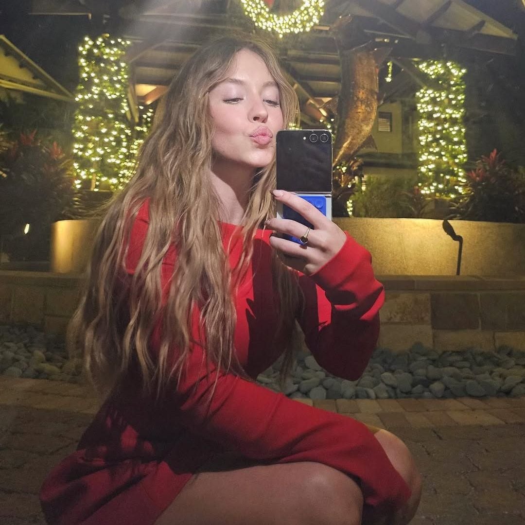 Sydney Sweeney y Paula Echevarría muestran su cabello al natural