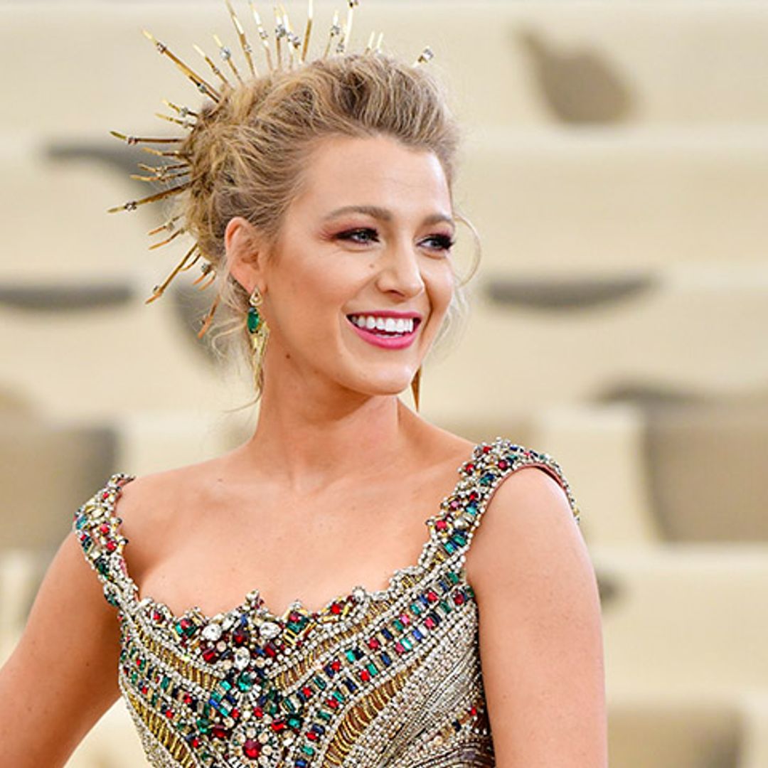 El triunfo del maquillaje asequible y las mega pestañas, por Blake Lively