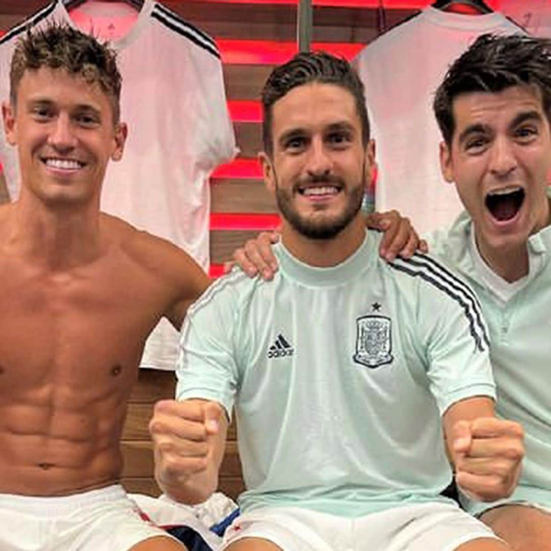 El cuerpazo de Llorente, las lágrimas de Morata o la euforia a 'lo Rambo' de Luis Enrique: así fue la fiesta en el vestuario de la Selección