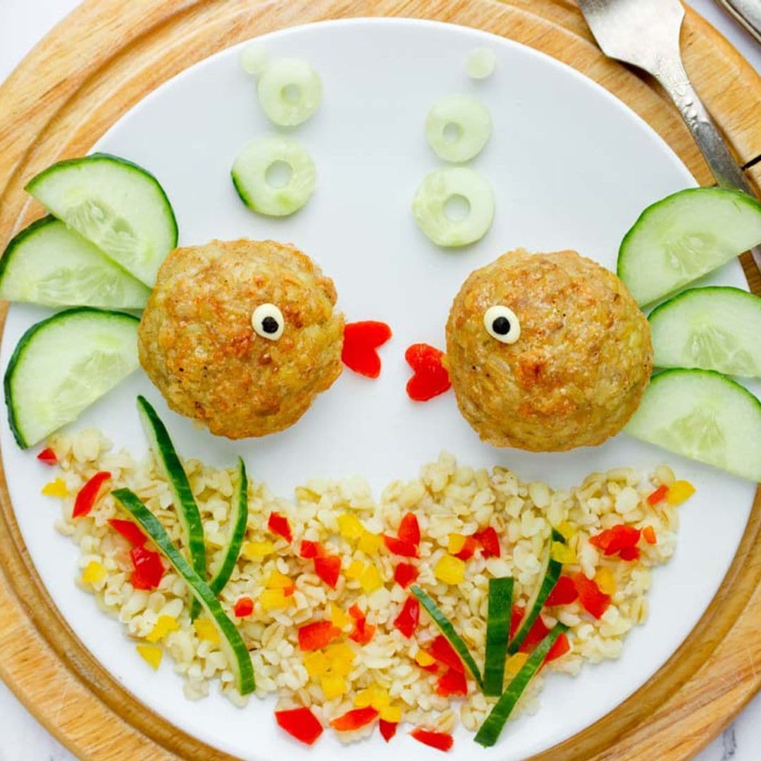 Albóndigas de mero y gambón con quinoa y verduras