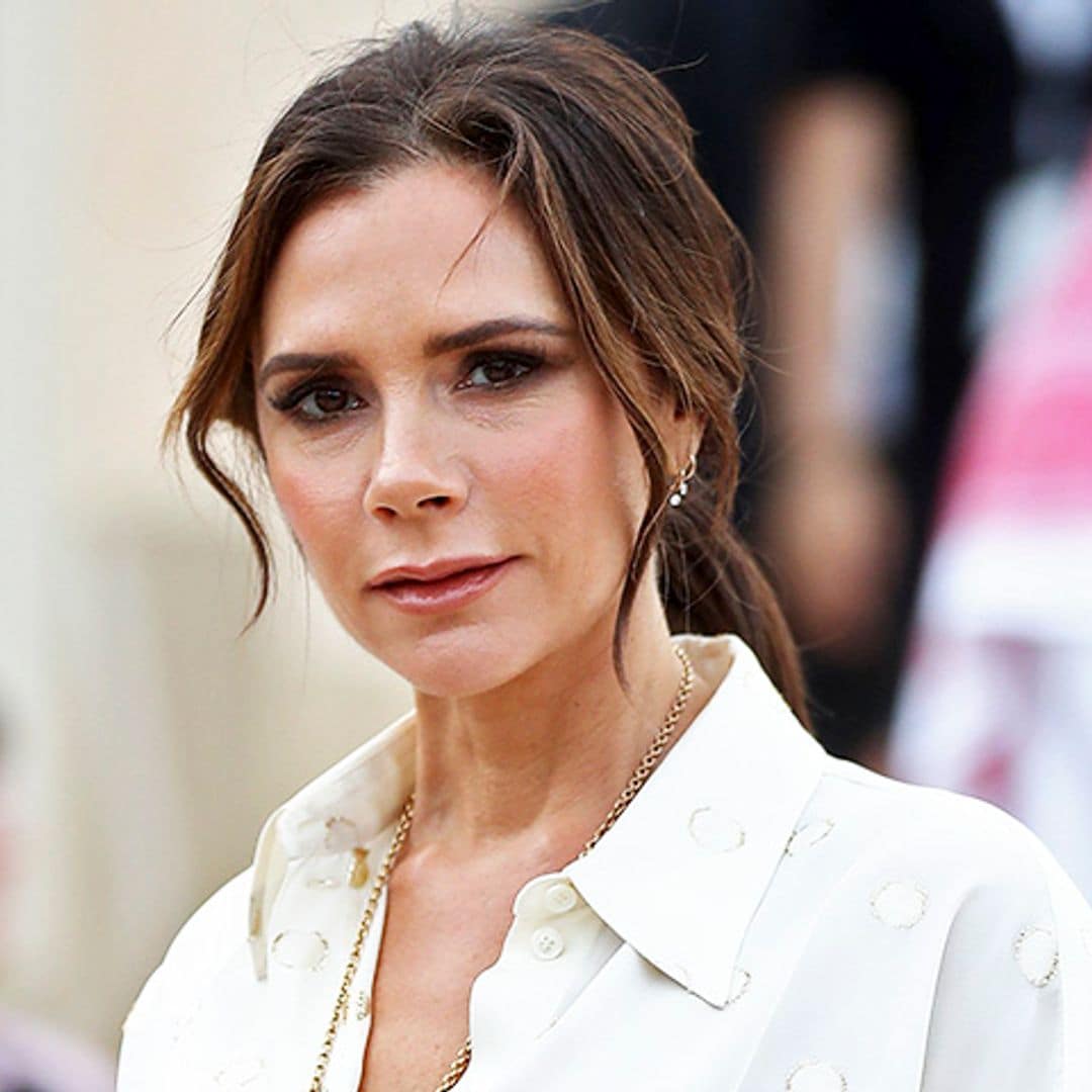 ¿Vientre plano sin hacer abdominales? Haz como Victoria Beckham