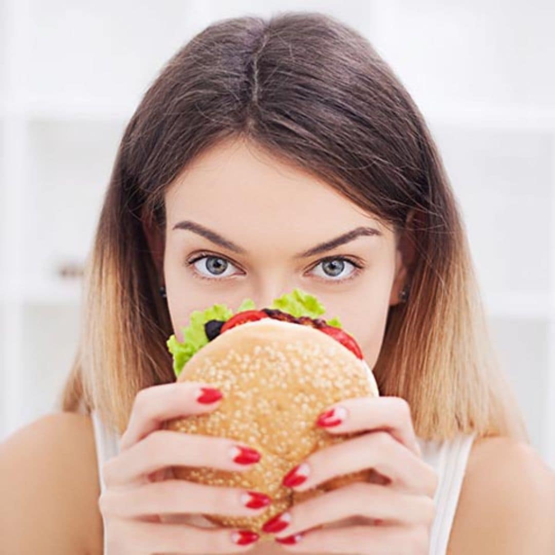 Estas situaciones te hacen comer más de lo necesario