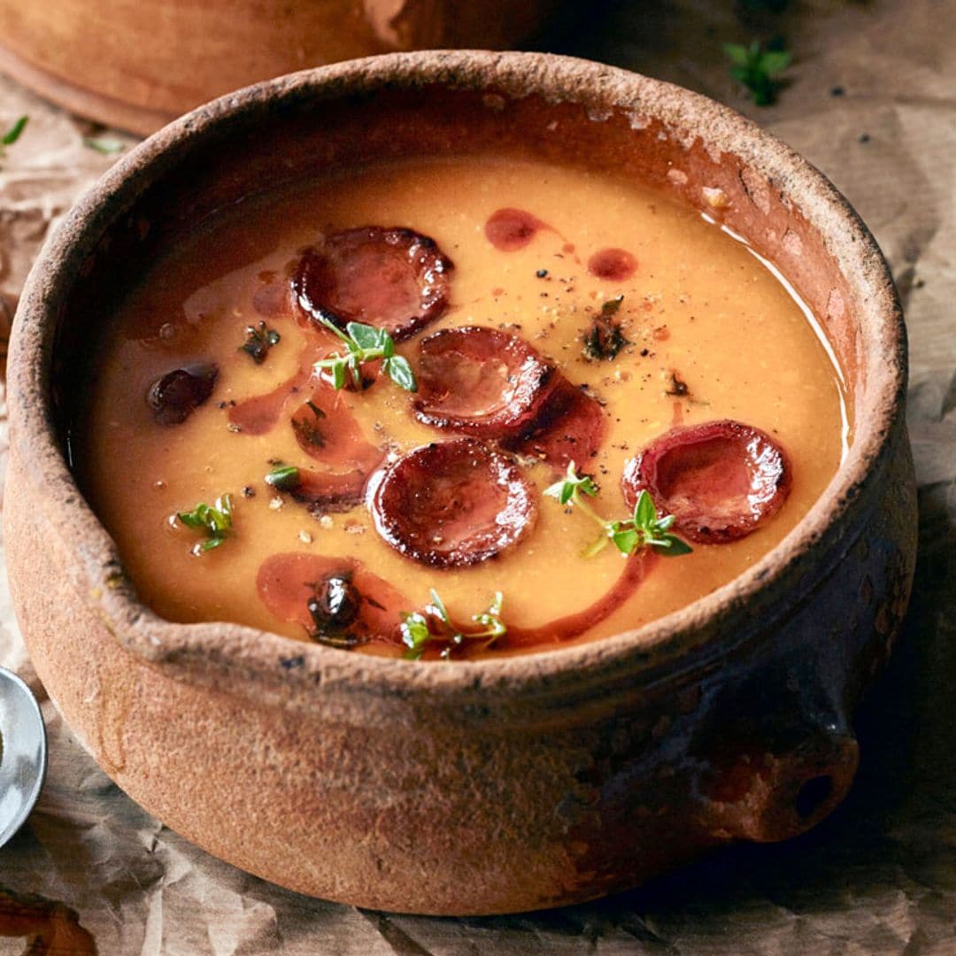 Sopa de calabaza ahumada con chorizo de León