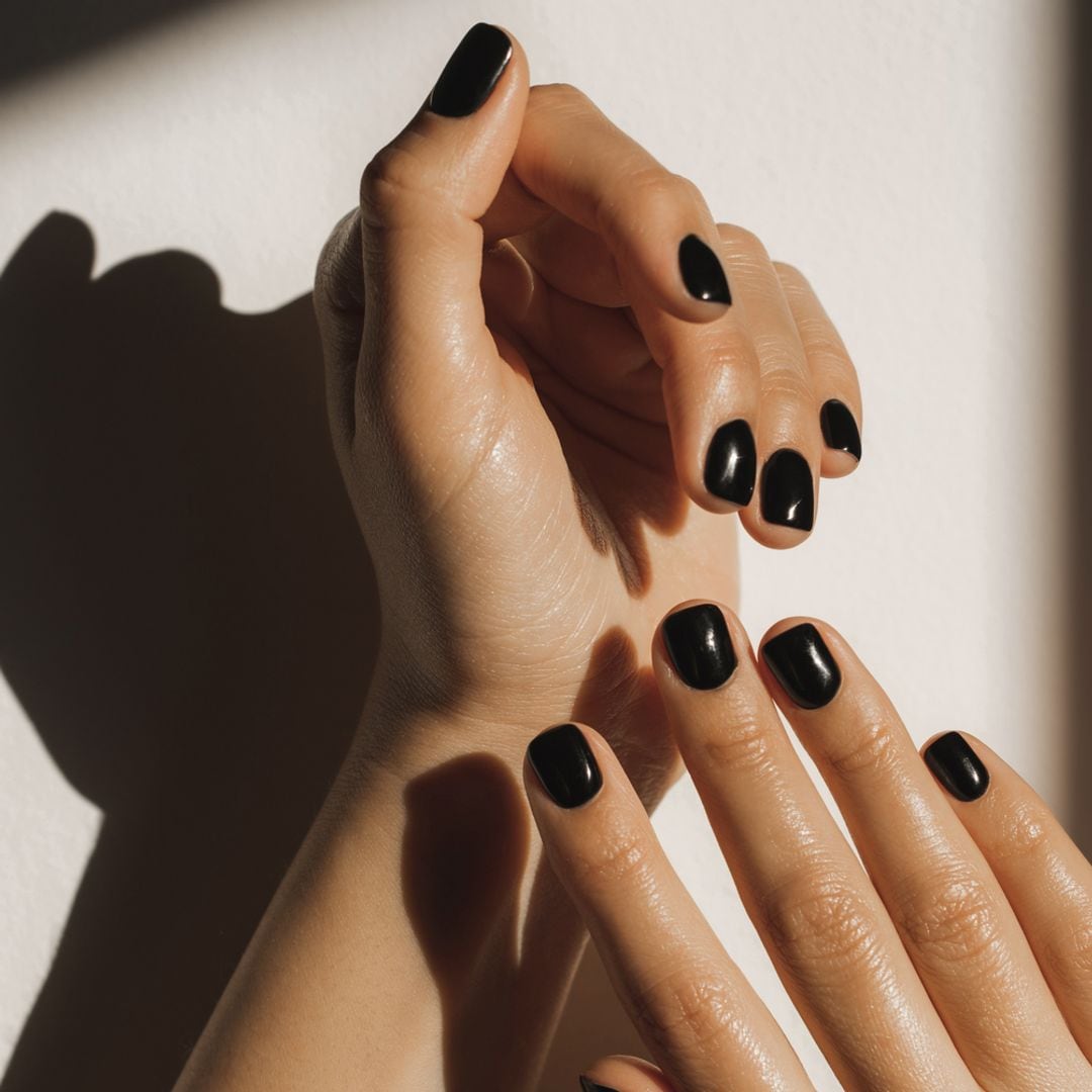 Las tendencias de manicura del otoño de 2024: del naranja quemado al chocolate