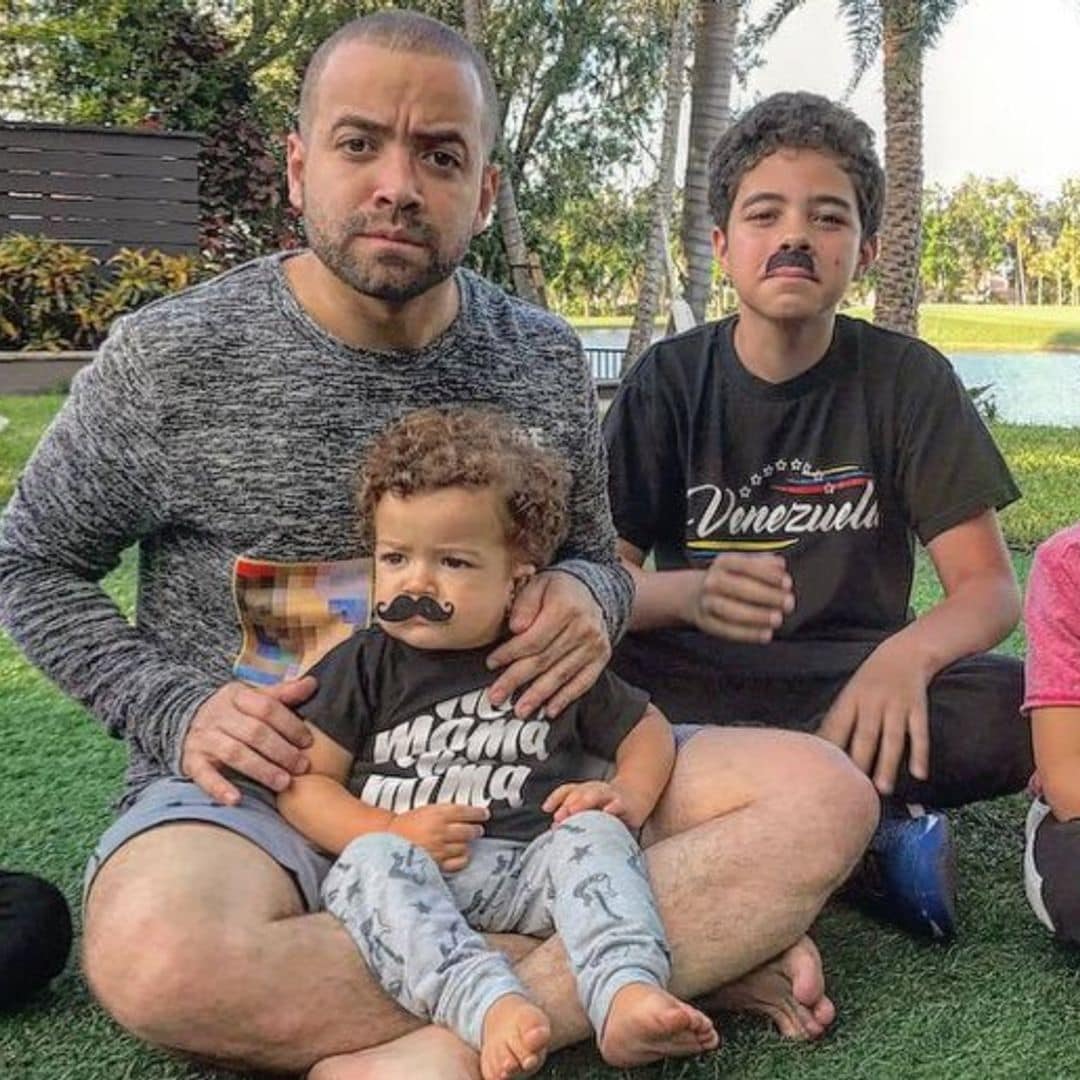 Nacho Mendoza pasó un divertido momento bajo la lluvia junto a sus hijos