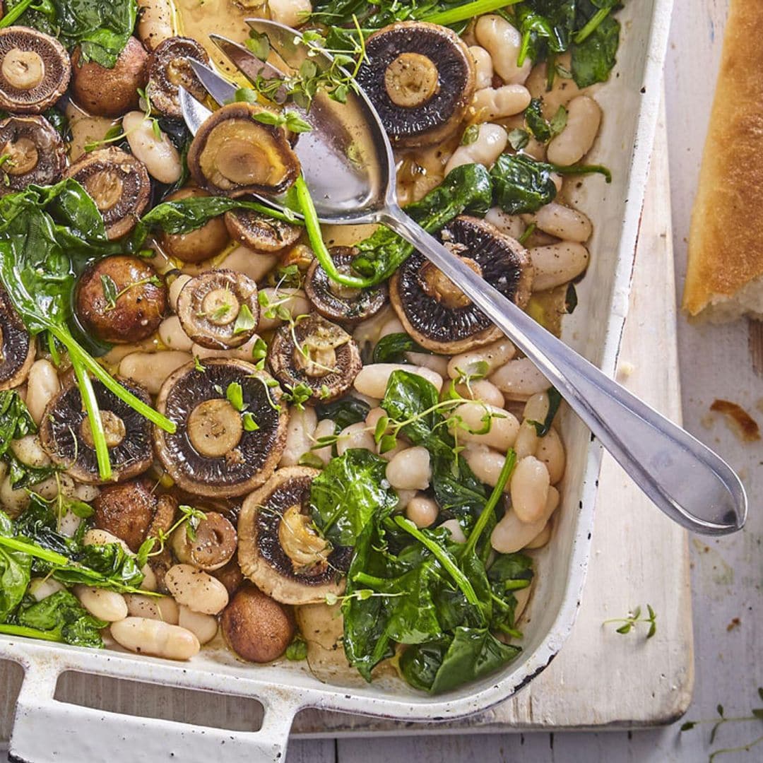 Alubias blancas con verduras y setas