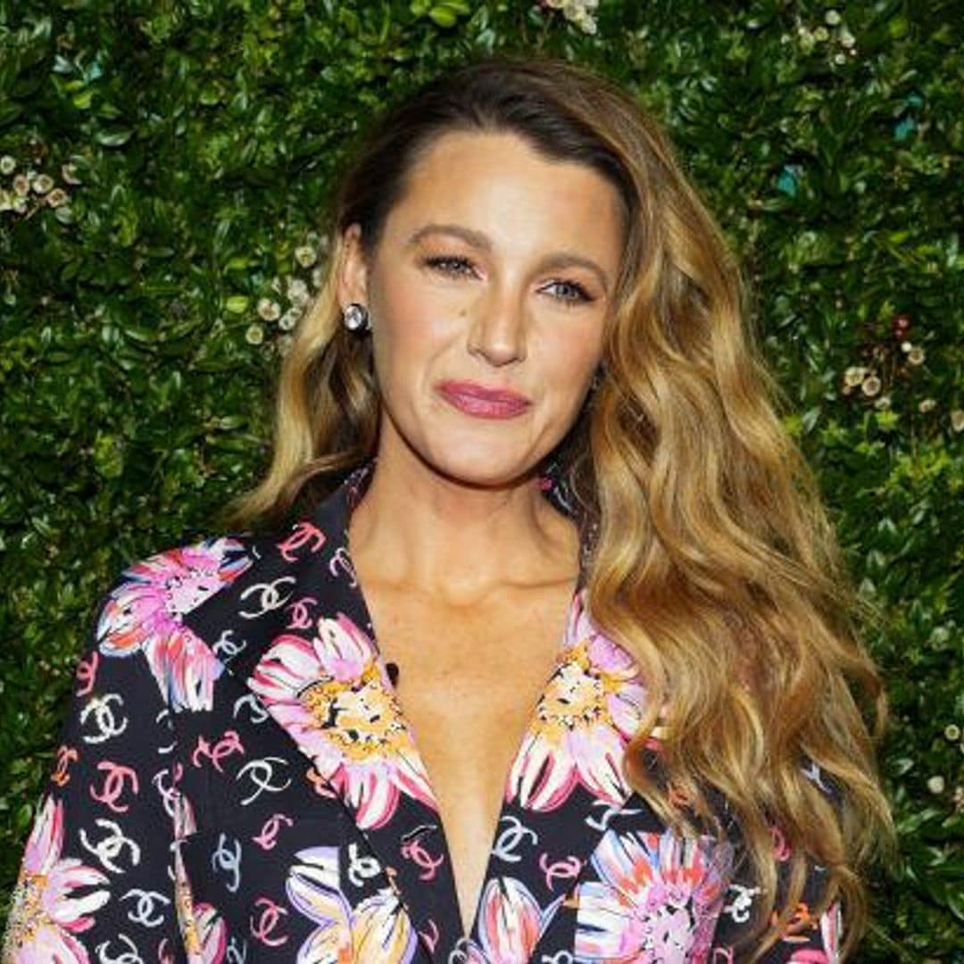 Blake Lively luce un conjunto floral de Chanel durante el Festival de Cine de Tribeca