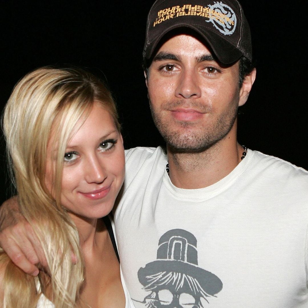 Enrique Iglesias es el rey del humor con los divertidos pases backstage para Anna Kournikova