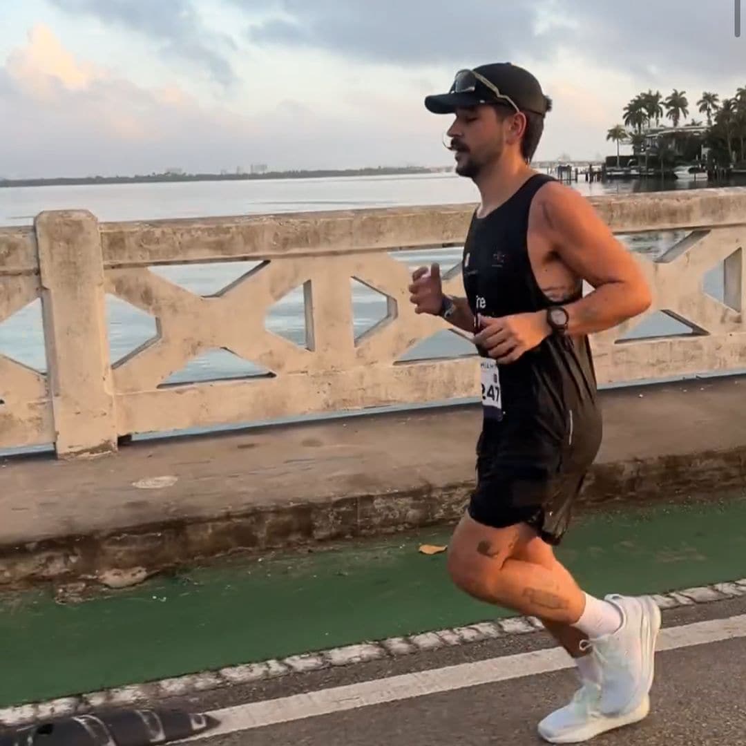 Camilo corrió el medio maratón, que es de 13.1 millas