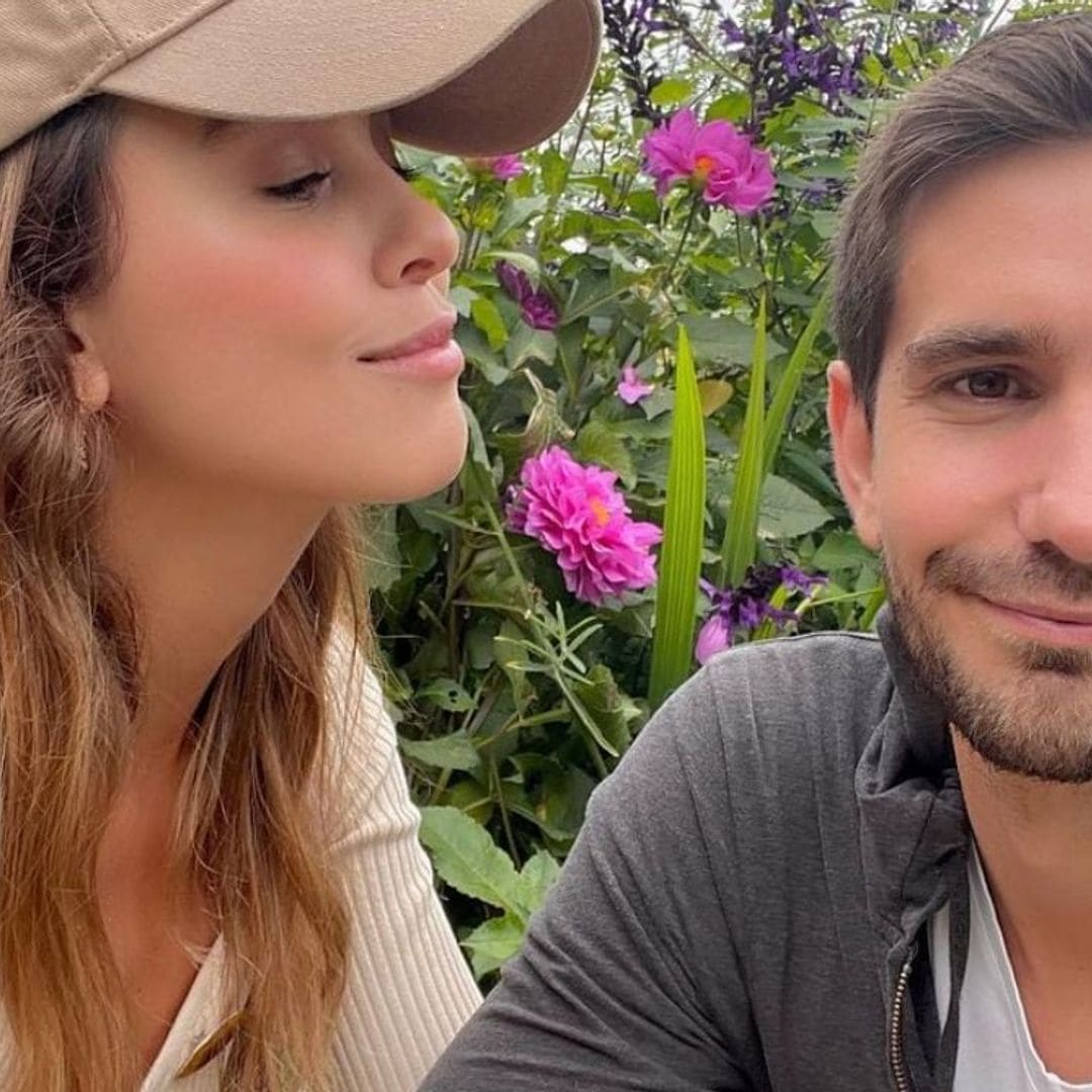 Tras su compromiso, Paulina Goto y Rodrigo Saval pasean su amor en Francia