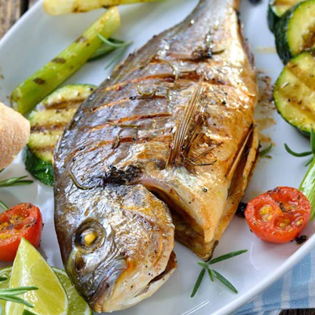 Dorada asada con limas