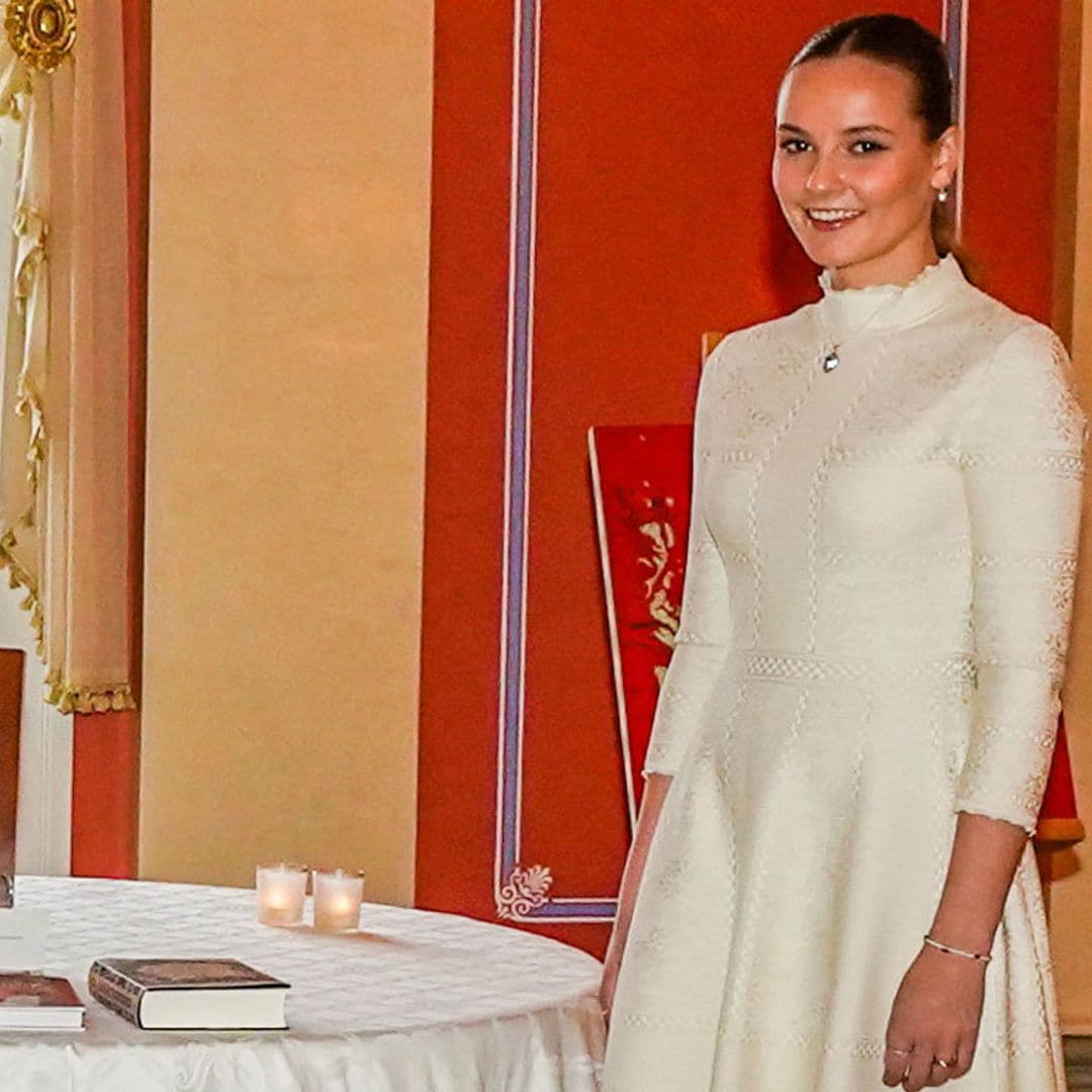 El último 'robo ' de Ingrid Alexandra a su madre, un vestido blanco de 2017