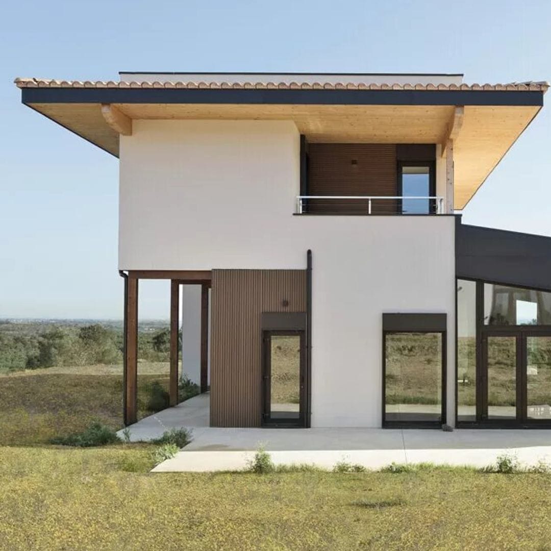 Descubre esta espectacular casa de madera en la sierra de Llaberia: sostenible, eficiente y con un diseño que enamora