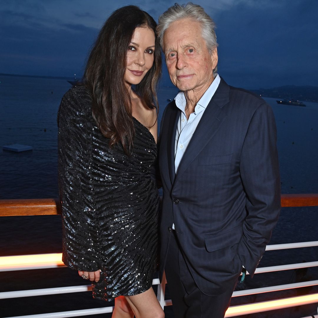 Catherine Zeta-Jones y Michael Douglas celebran sus cumpleaños con invitado y serenata de lujo