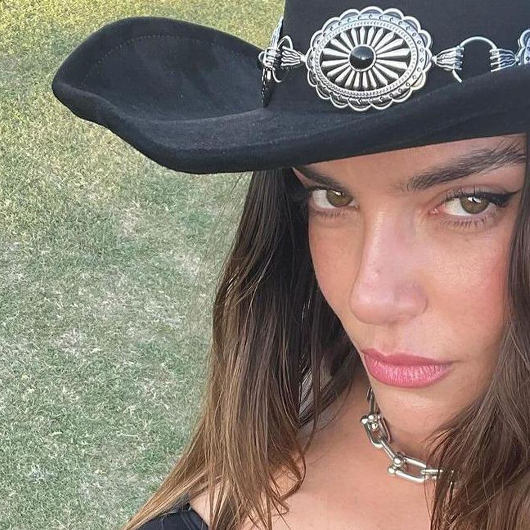 En su ‘cowgirl era’: Valentina Ferrer llega a Coachella con botas y texana
