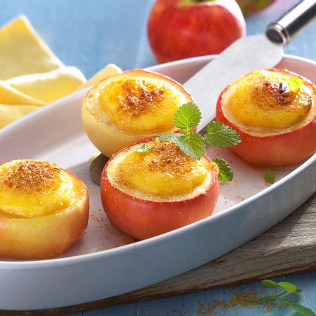 Manzanas rellenas de crema gratinadas