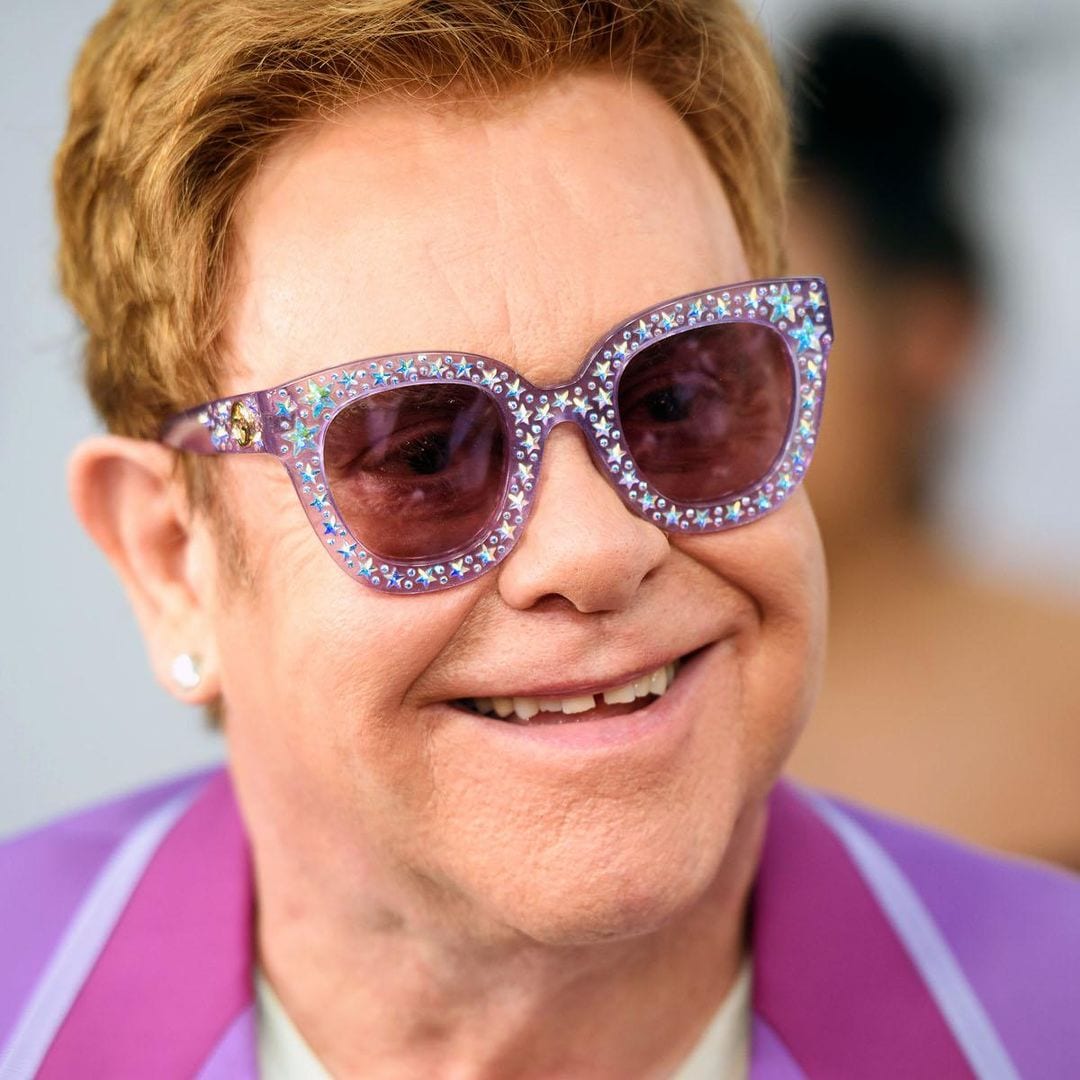 Elton John, una leyenda de la música cuyo vestuario arrasa en las subastas