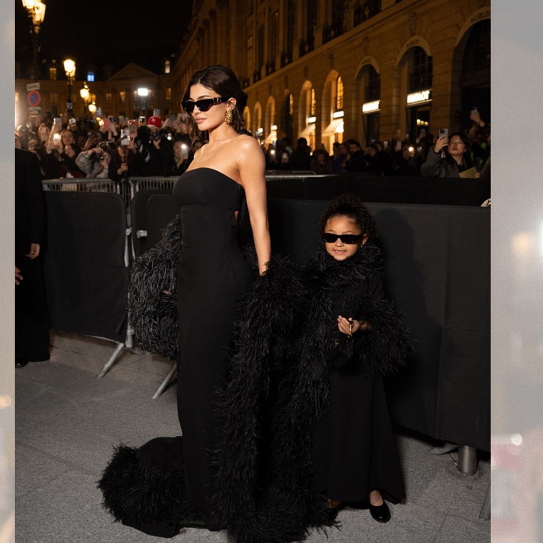 Kylie Jenner se lleva a su 'miniyo', su hija Stormi, al front row de París