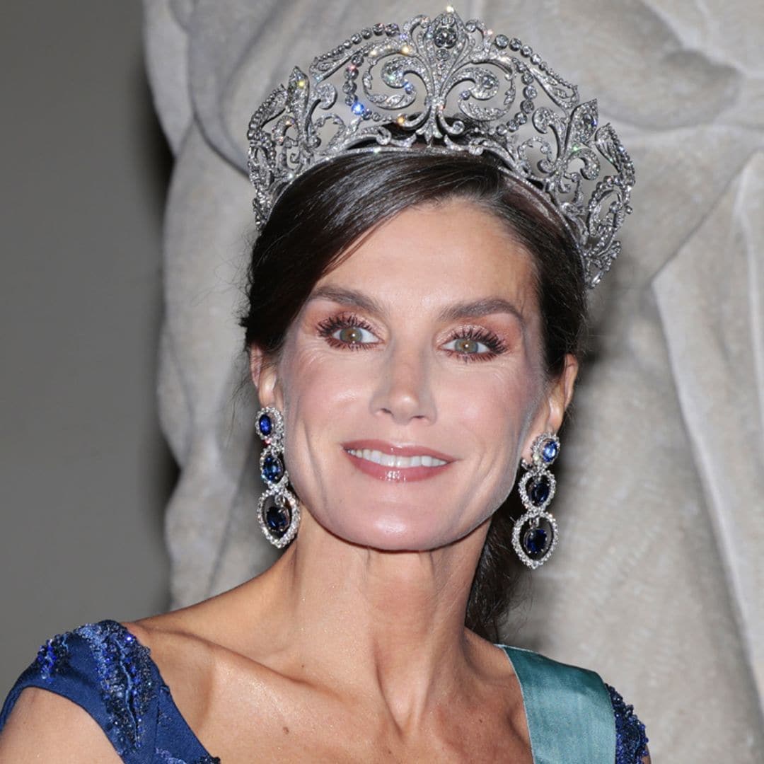 El detalle con el que la reina Letizia ha transformado su peinado con tiara