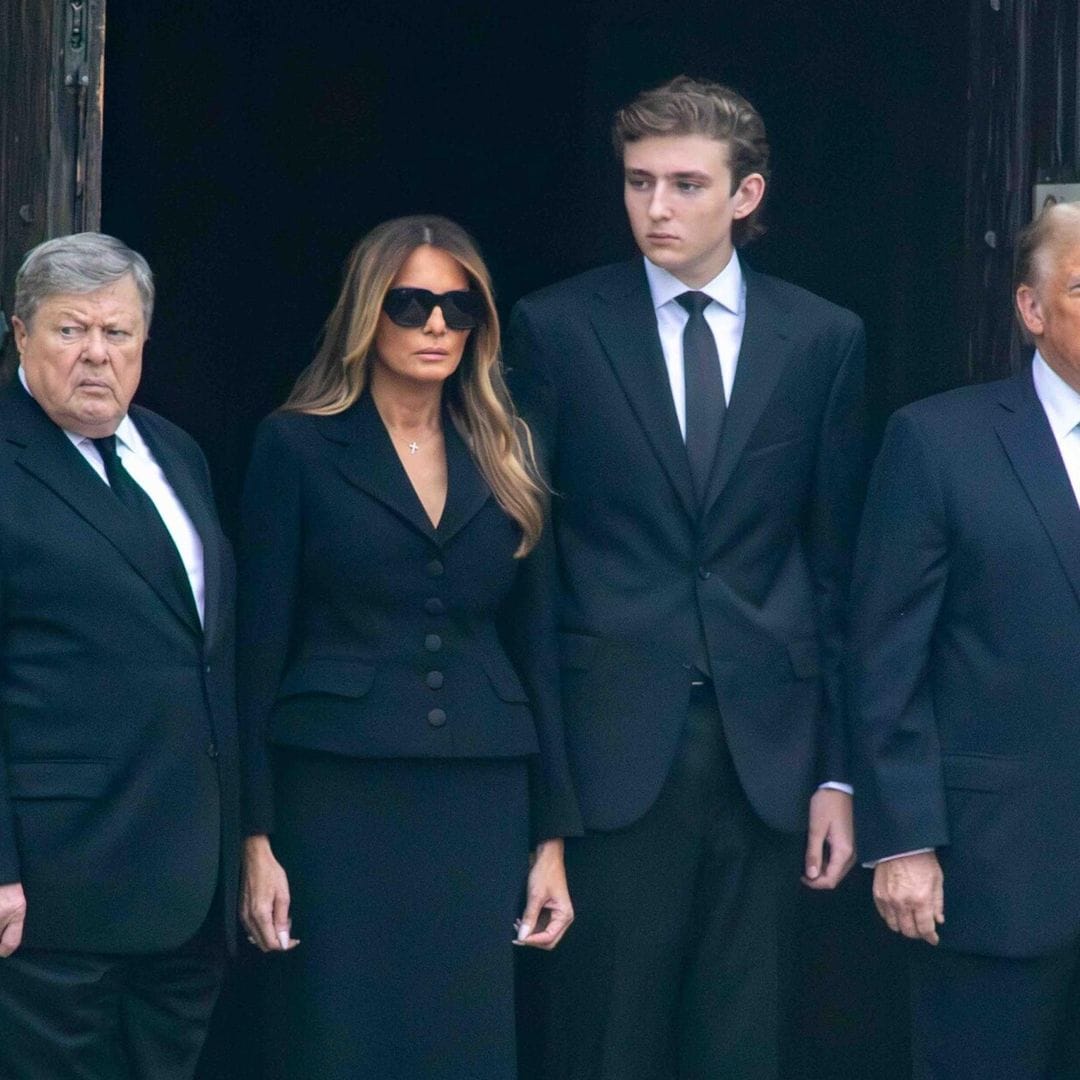 Barron, el hijo adolescente de Donald y Melania Trump, reaparece en el funeral de su querida abuela