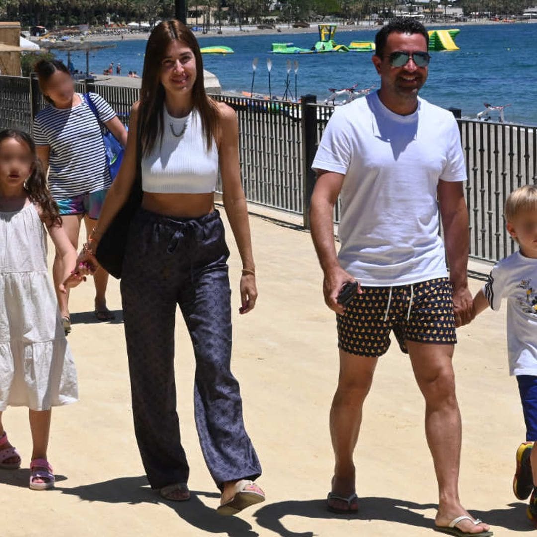 Xavi Hernández y su familia disfrutan de sus vacaciones en Marbella