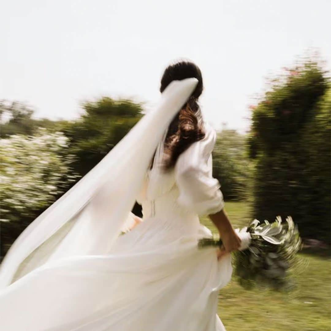 Un vestido de novia convertible, automaquillaje y un ramo con mensaje: los detalles de la boda de Mar en Albacete