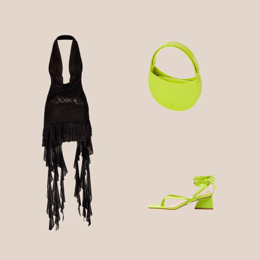 vestido negro y2k volantes, bolso verde y kitten heels sandalias verdes