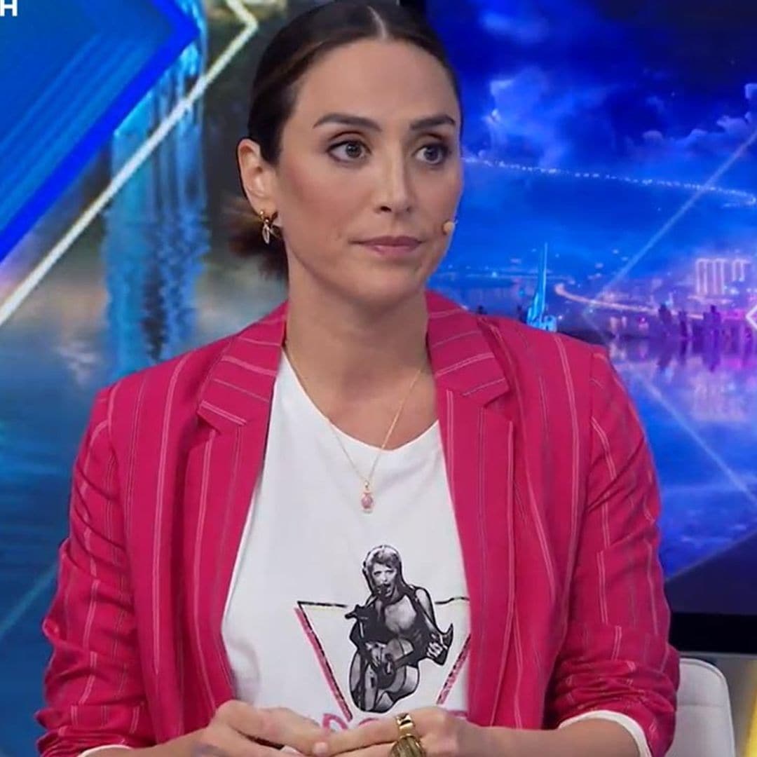 Las claves de Tamara Falcó para modernizar su look: camiseta roquera y tacones de vinilo