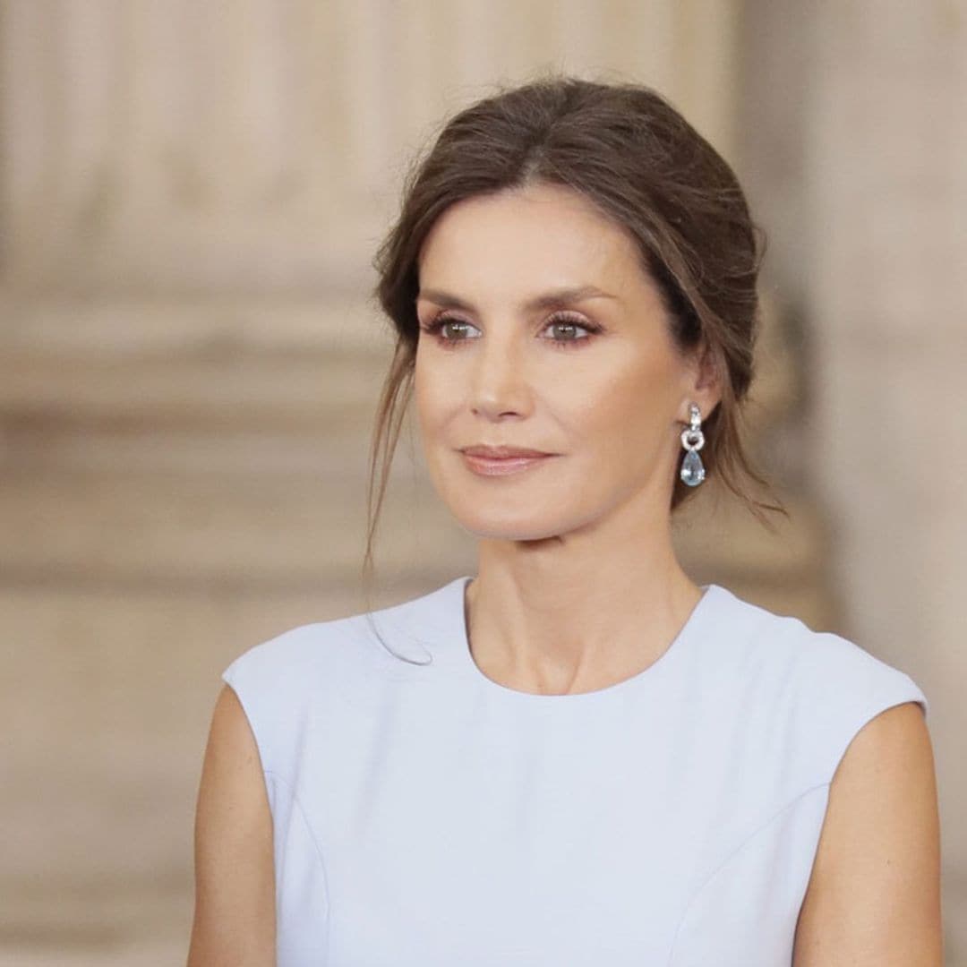 El estreno de doña Letizia: 5 años de evolución en un vestido azul