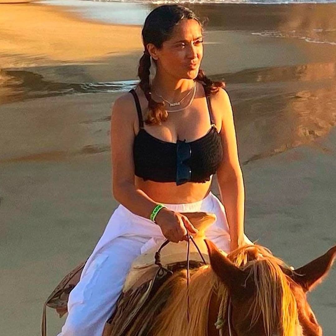 Desde Los Cabos y a caballo, Salma Hayek da vistazos de sus vacaciones en familia