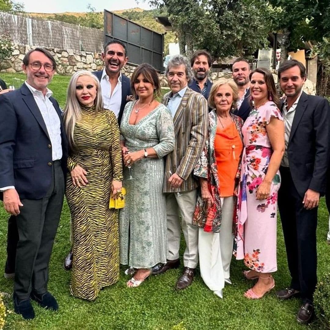 Beatriz Cortázar abre el álbum de fotos de su boda: del baile con su marido a todos los ilustres invitados