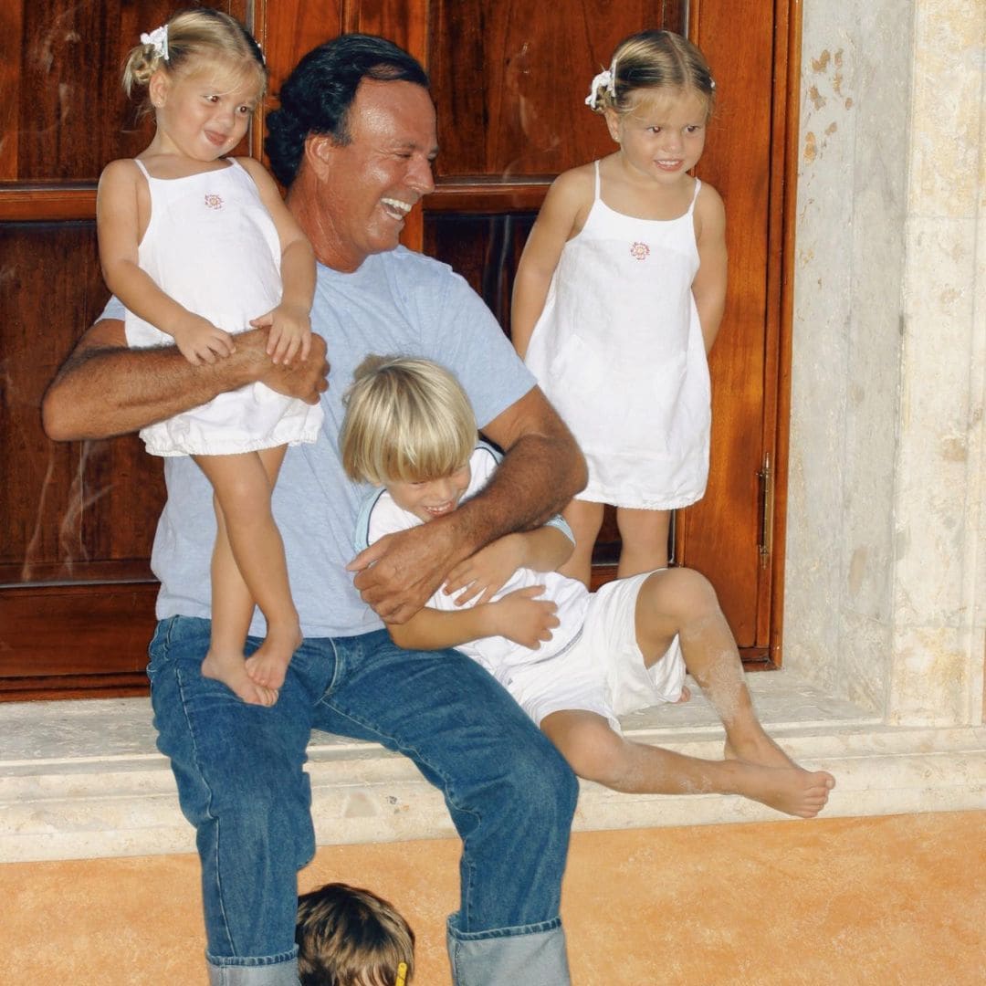 Las cariñosas felicitaciones de las gemelas de Julio Iglesias a su padre, que cumple 81 años