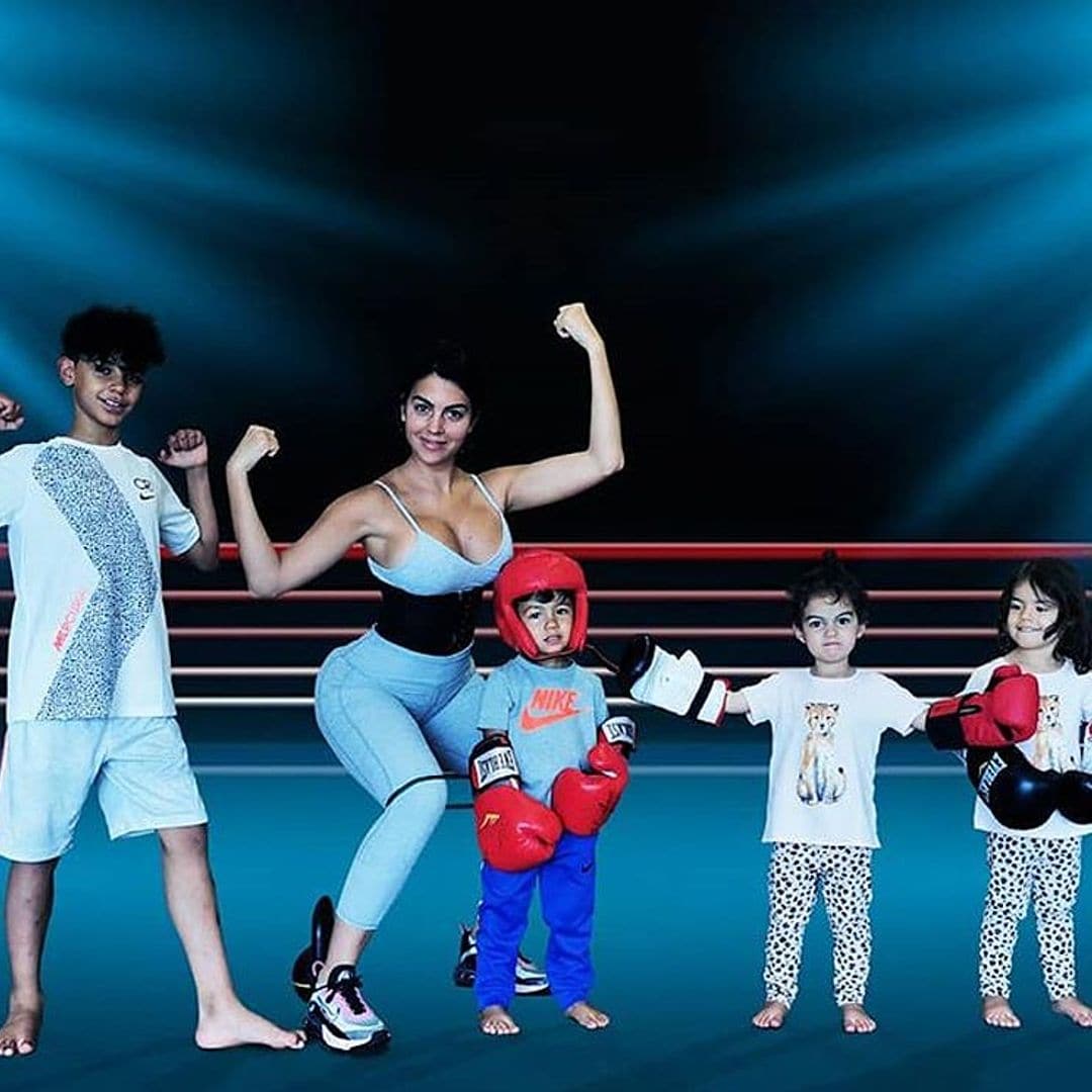 Georgina Rodríguez felicita a Cristiano Jr. con esta inesperada foto familiar ¡en el ring!