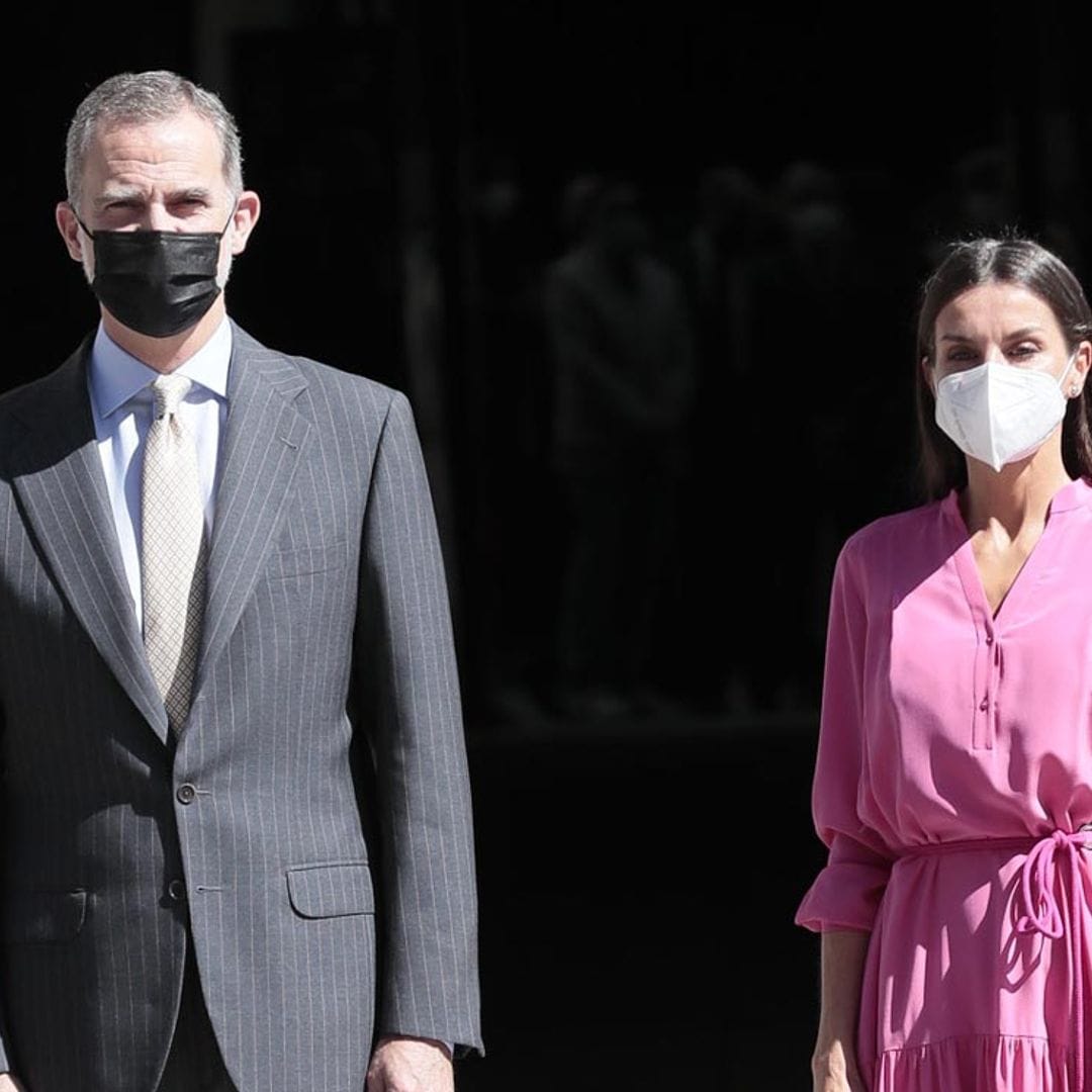 Los reyes Felipe y Letizia se sumergen en el universo berlanguiano