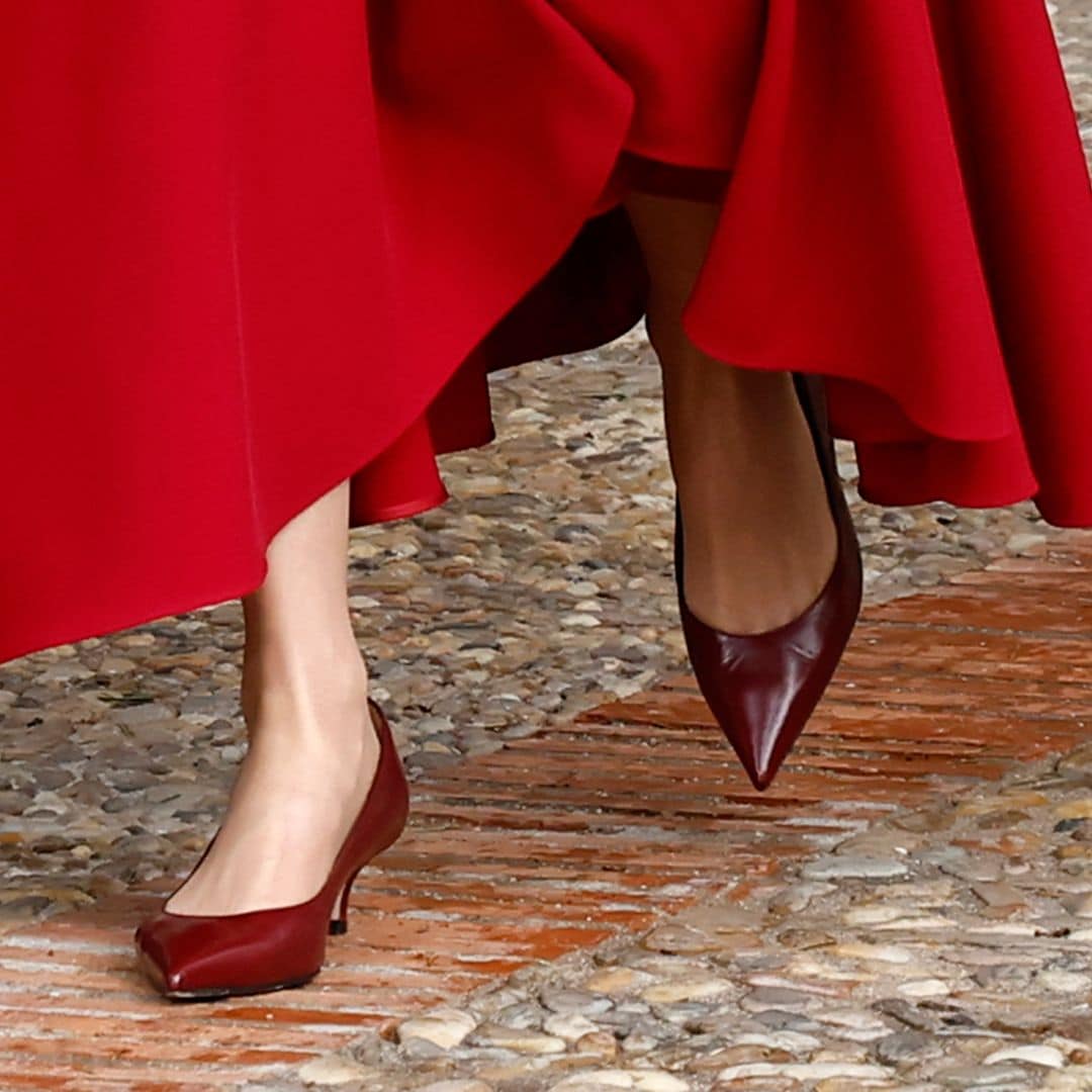 Reina Letizia vestido rojo Alcalá de Henares