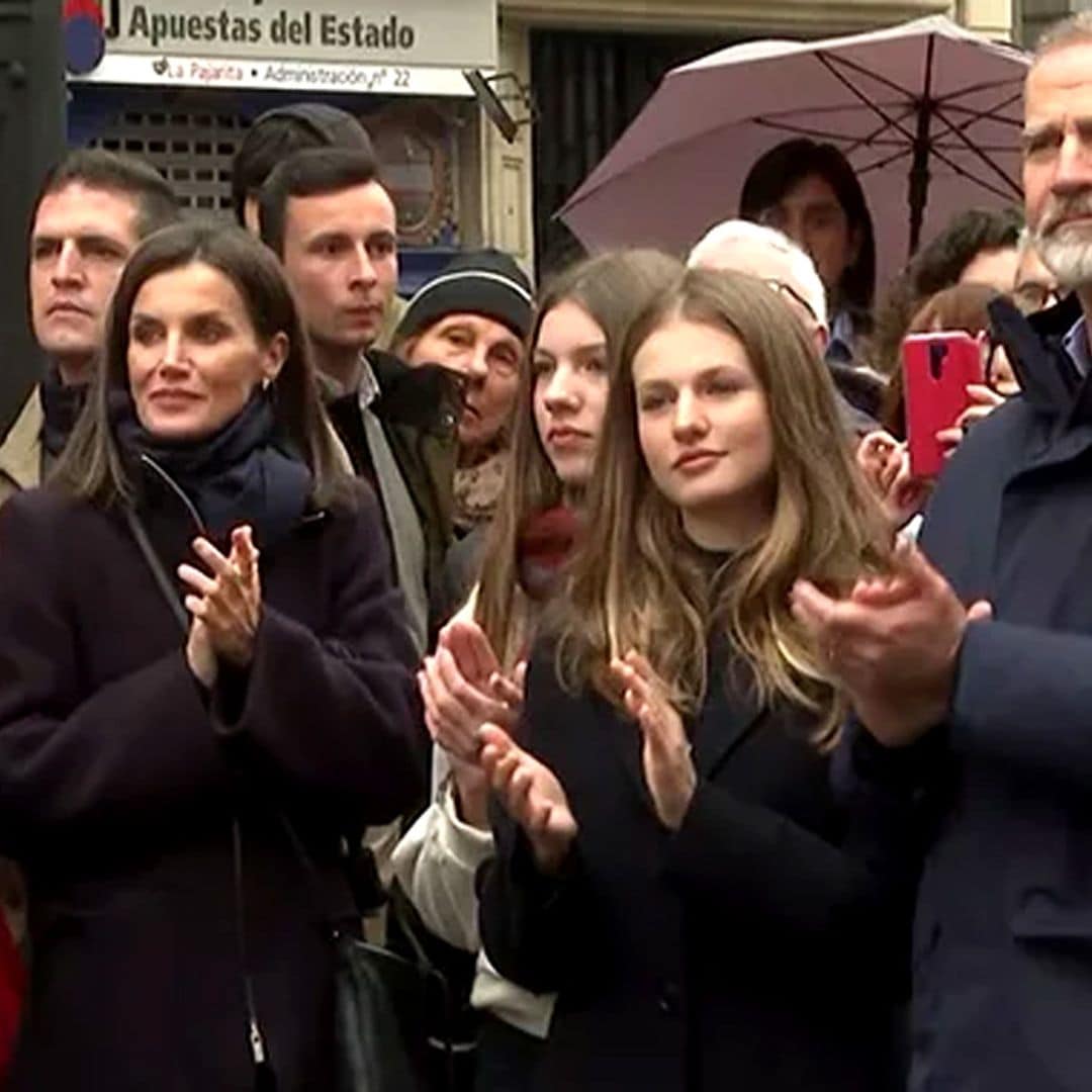 Los Reyes, junto a la princesa Leonor y la infanta Sofía, acuden por sorpresa a la procesión del Encuentro en Madrid