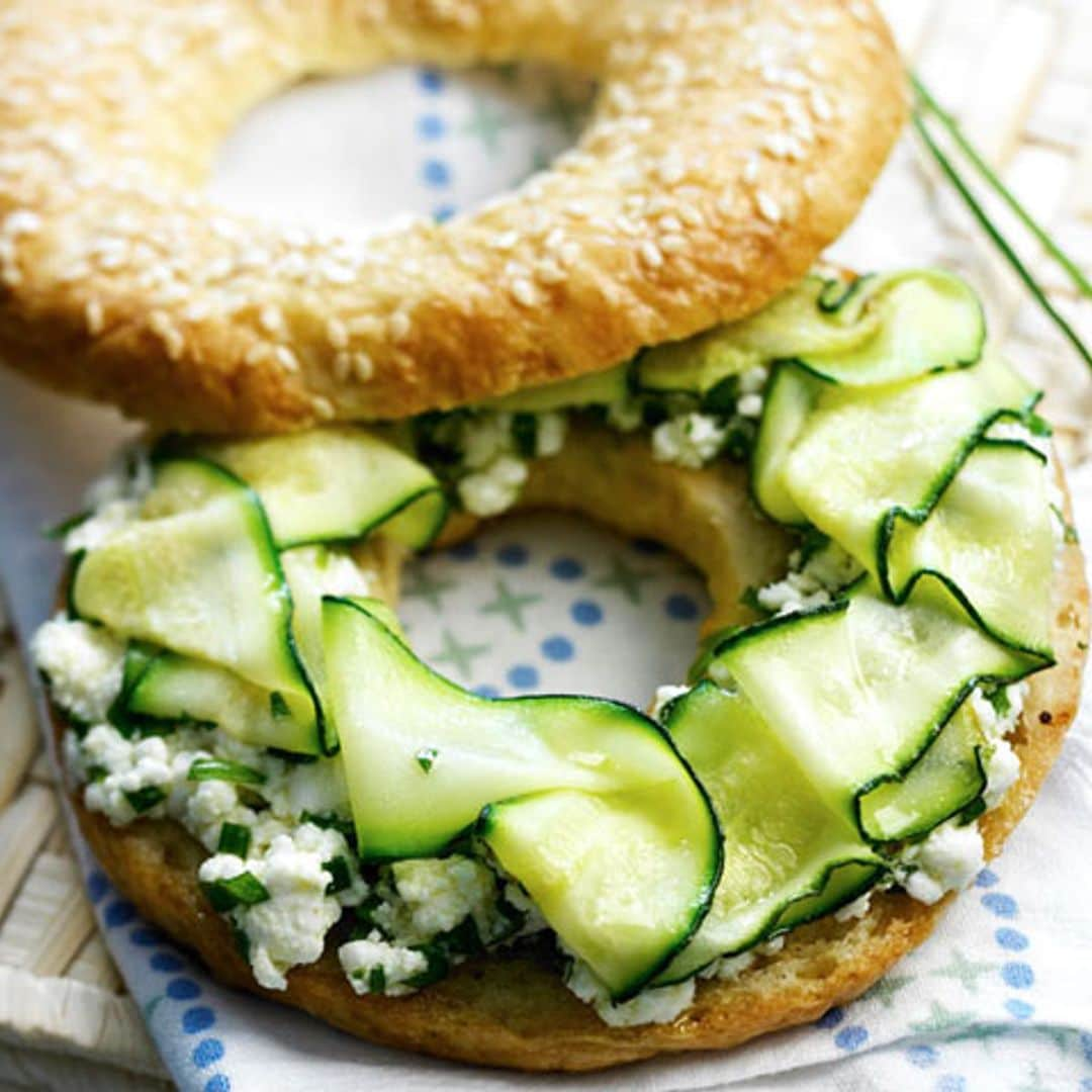 'Bagel' con queso y calabacín