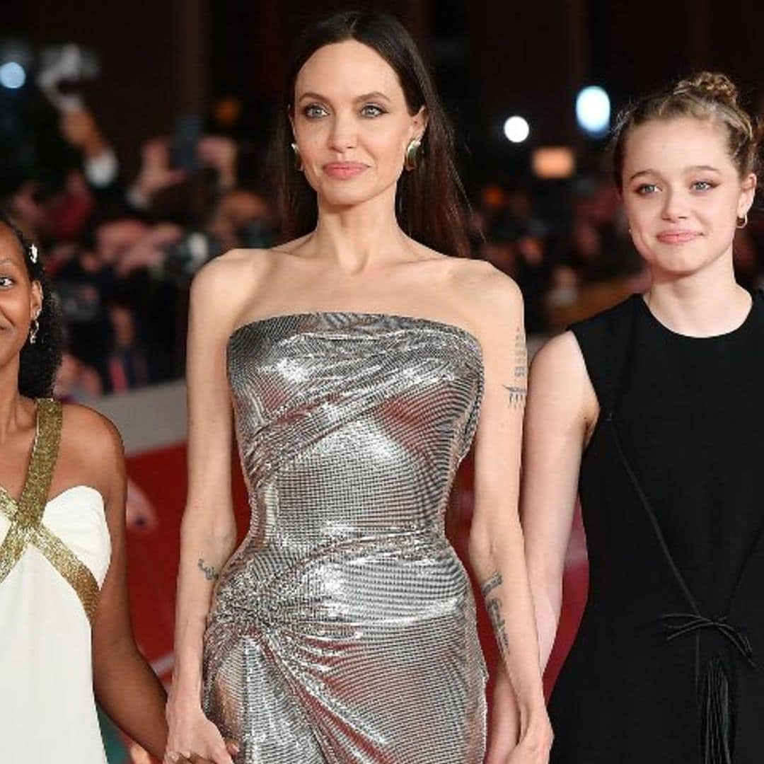 Angelina Jolie deslumbra en Roma de la mano de sus hijas Shiloh y Zahara