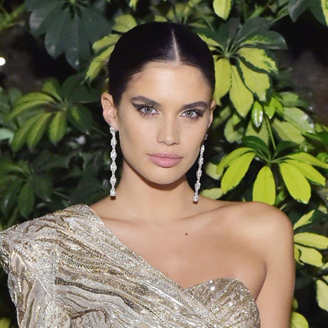 Sara Sampaio hará que rompas la norma de muchos maquilladores