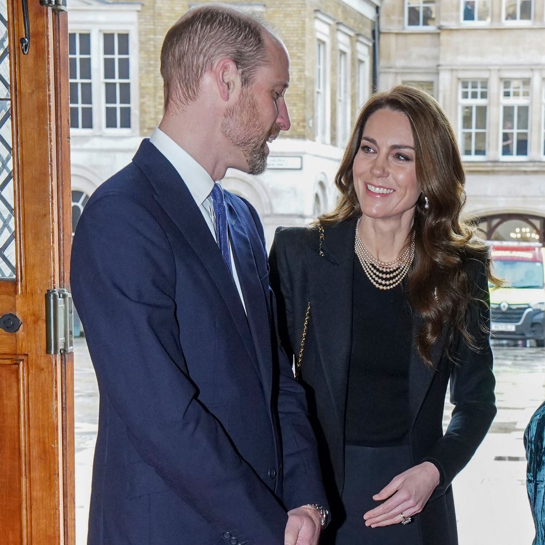 Kate Middleton se une al príncipe William en un emotivo encuentro con sobrevivientes del Holocausto