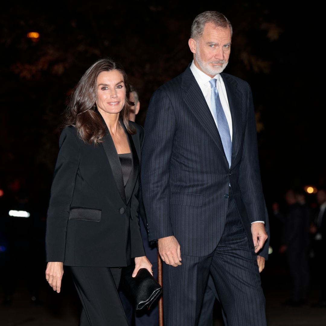 La reina Letizia se reencuentra con compañeros periodistas para premiar Carlos Franganillo