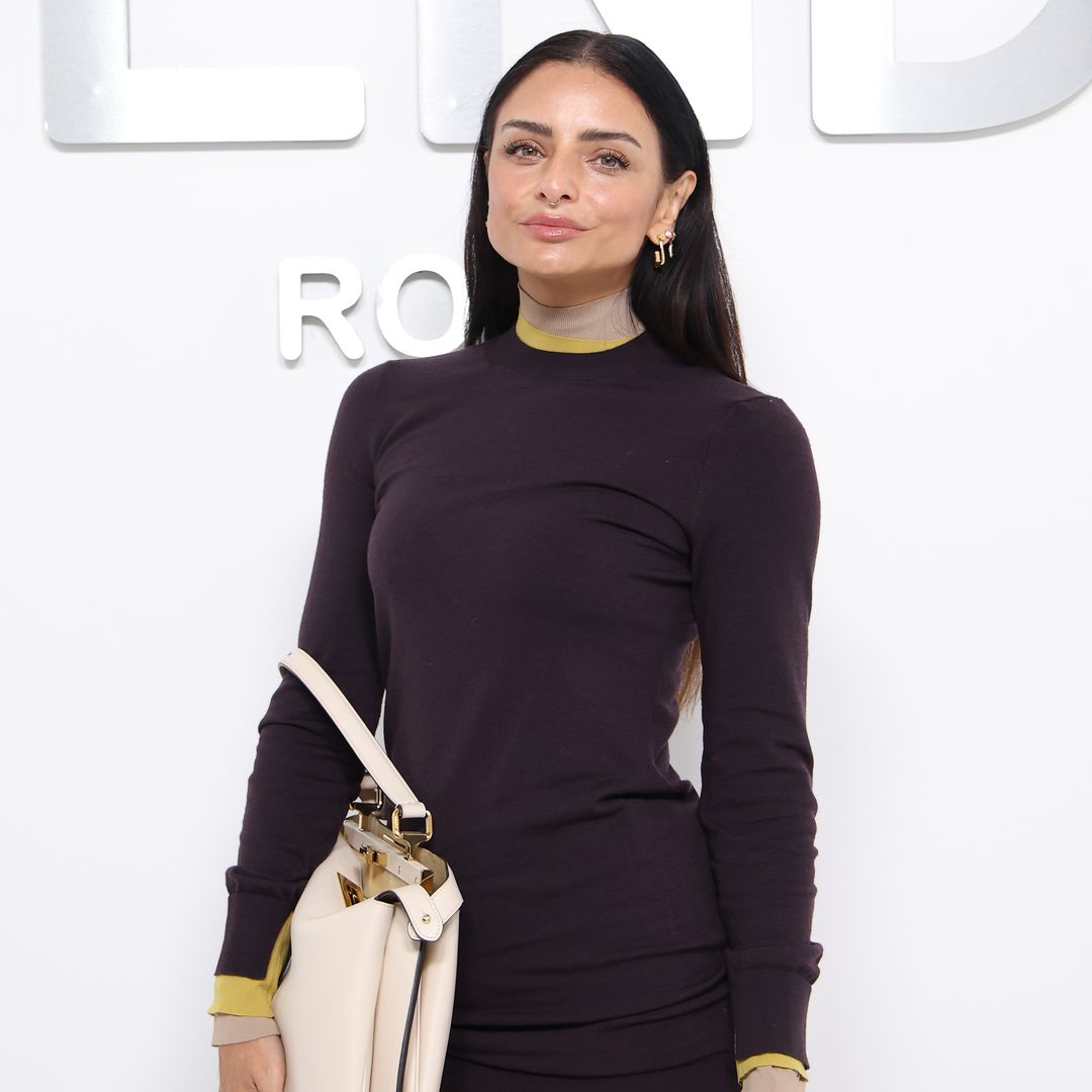 Aislinn Derbez entre las invitadas con más estilo en el desfile de Fendi en Milán